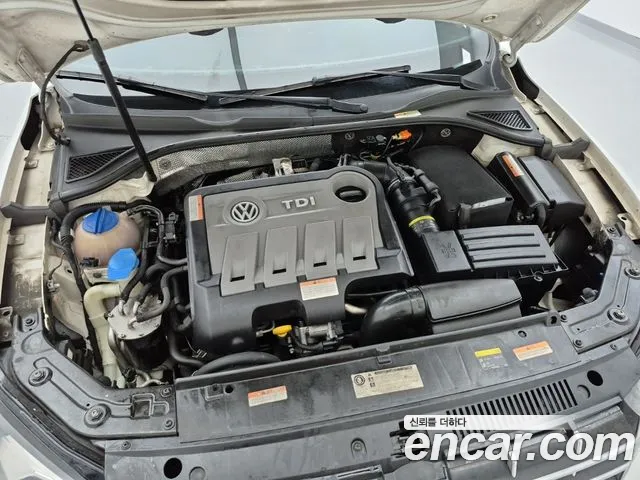 Volkswagen Passat (North America and China) 2015 thumb 6
