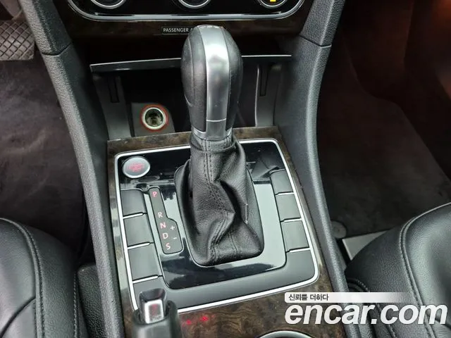 Volkswagen Passat (North America and China) 2015 thumb 8