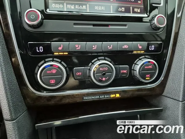 Volkswagen Passat (North America and China) 2015 thumb 10