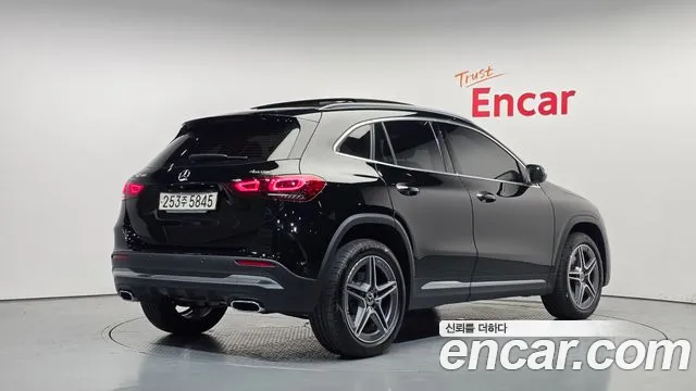 Mercedes-Benz GLA 2023 thumb 2