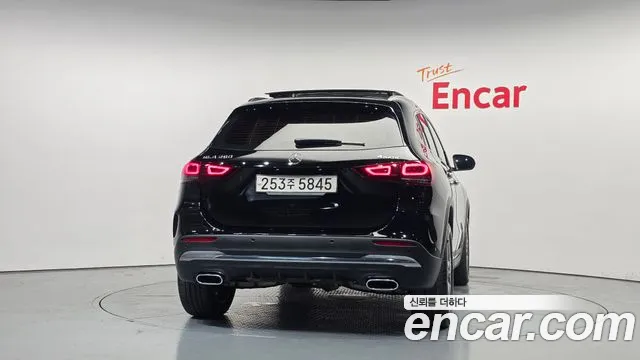 Mercedes-Benz GLA 2023 thumb 4