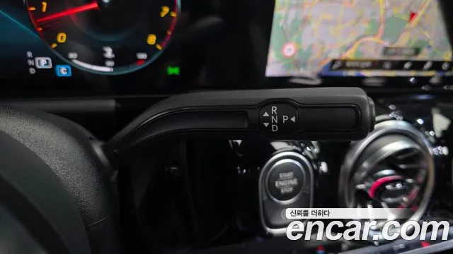 Mercedes-Benz GLA 2023 thumb 9