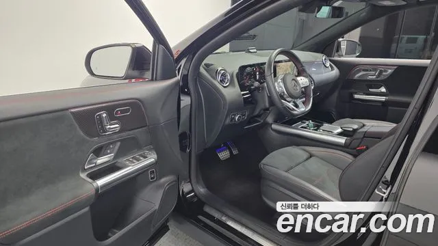 Mercedes-Benz GLA 2023 thumb 10