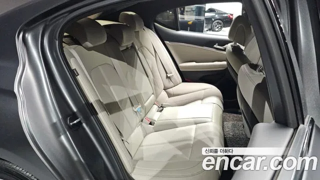 Genesis G70 2021 thumb 11