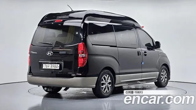 Hyundai Starex 2017 thumb 2