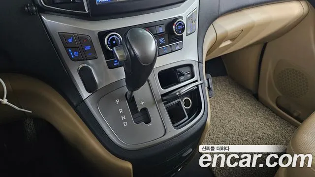 Hyundai Starex 2017 thumb 9