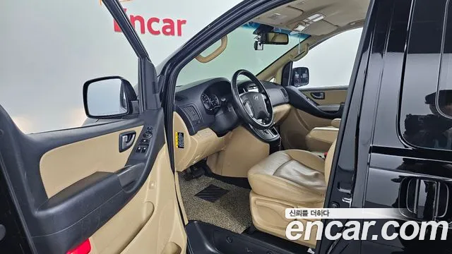 Hyundai Starex 2017 thumb 10