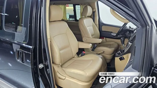 Hyundai Starex 2017 thumb 12