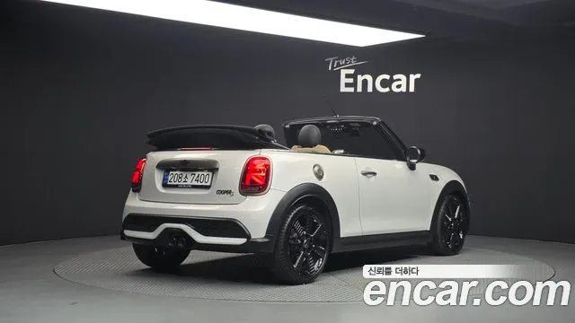 Mini Cooper Convertible 2023 thumb 2