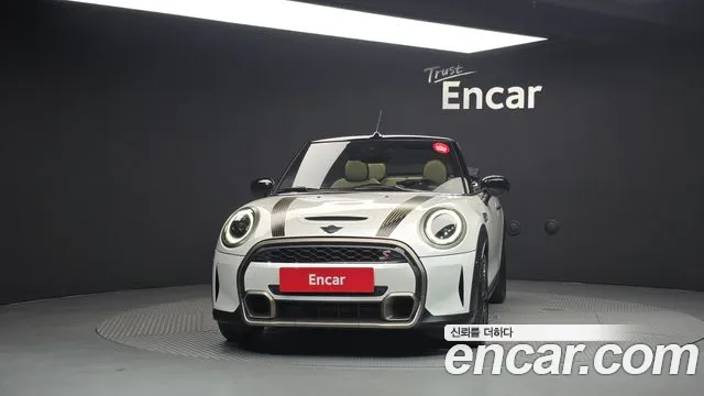Mini Cooper Convertible 2023 thumb 3