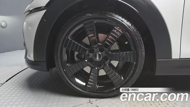 Mini Cooper Convertible 2023 thumb 5