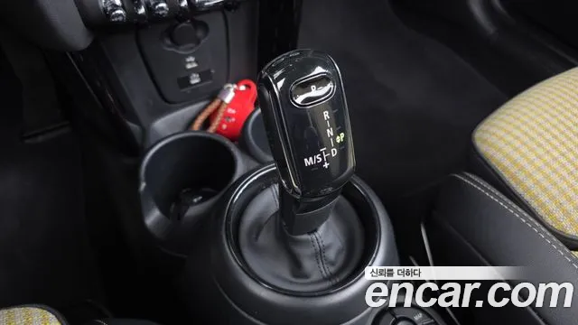 Mini Cooper Convertible 2023 thumb 9