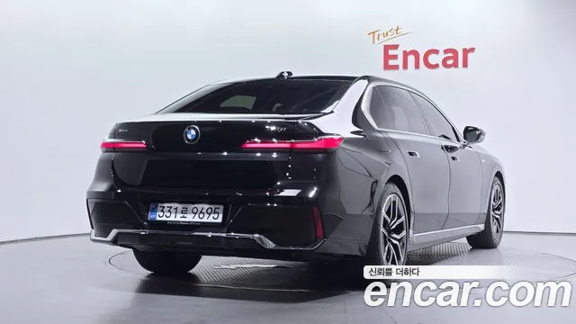 BMW 7 серии 2025 thumb 2