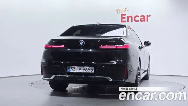 BMW 7 серии 2025 thumb 4