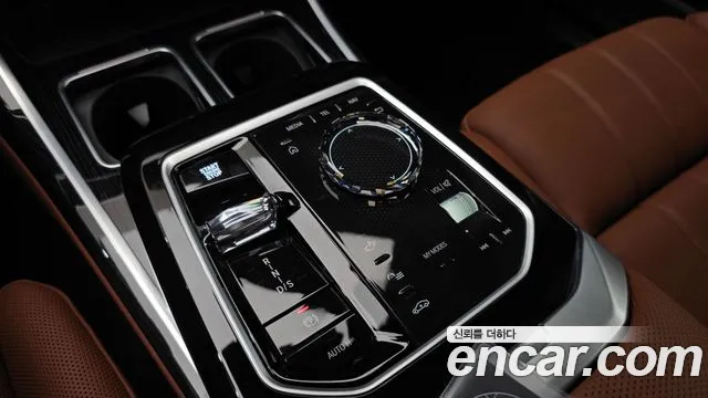BMW 7 серии 2025 thumb 9