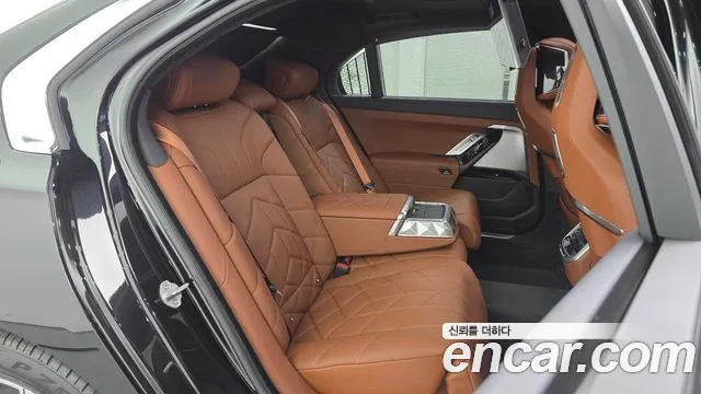 BMW 7 серии 2025 thumb 11