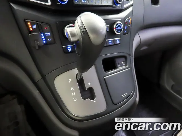 Hyundai Starex 2015 thumb 9