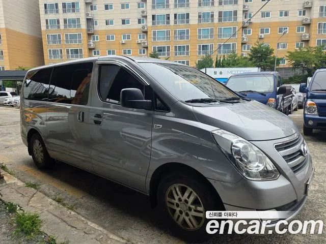 Hyundai Starex 2017 thumb 2