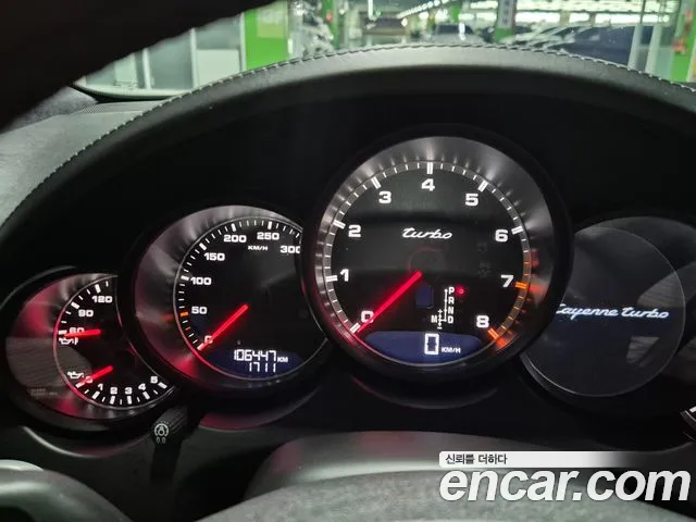 Porsche Cayenne 2011 thumb 8