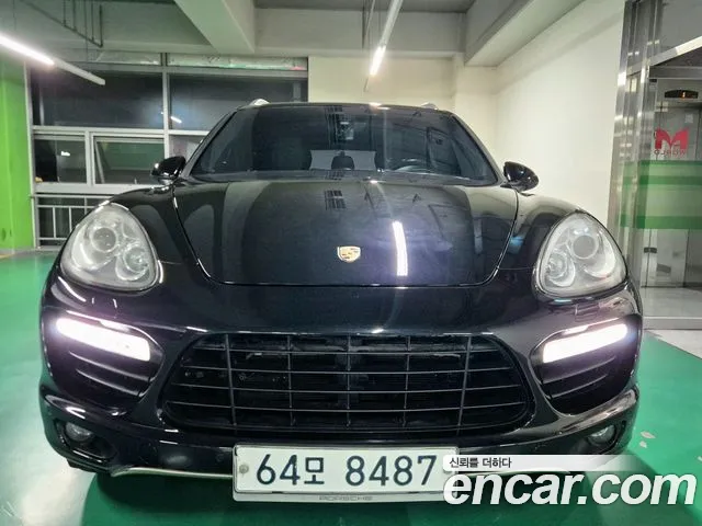 Porsche Cayenne 2011 thumb 11