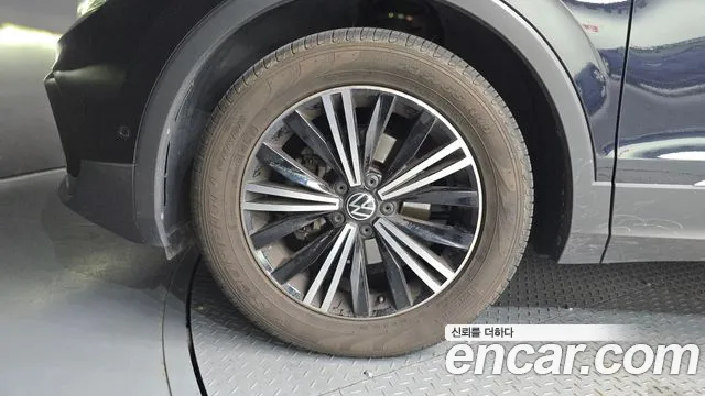 Volkswagen Tiguan 2021 thumb 5