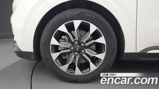 Kia Carnival 2020 thumb 5