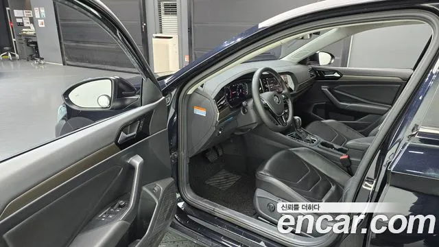 Volkswagen Jetta 2021 thumb 10