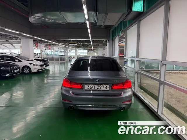 BMW 5 серии 2018 thumb 3