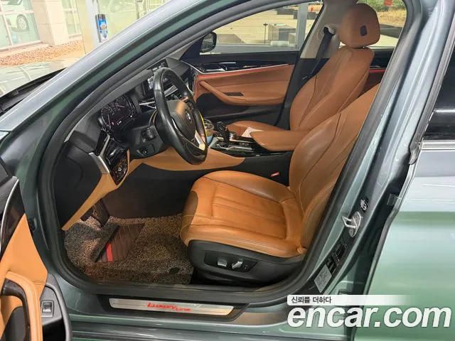 BMW 5 серии 2018 thumb 8