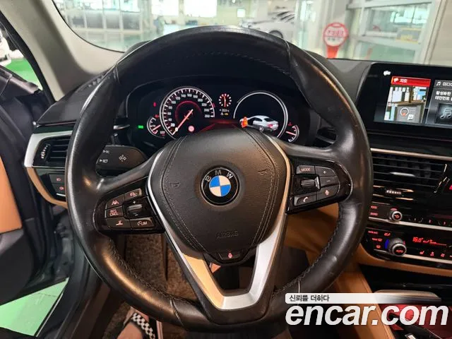 BMW 5 серии 2018 thumb 10