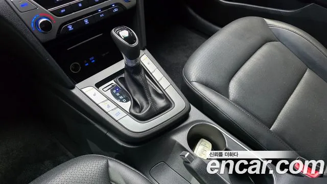 Hyundai Avante 2016 thumb 9