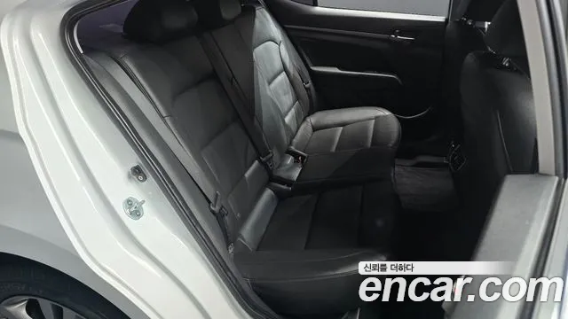 Hyundai Avante 2016 thumb 11