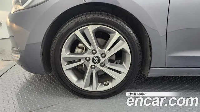 Hyundai Avante 2017 thumb 5