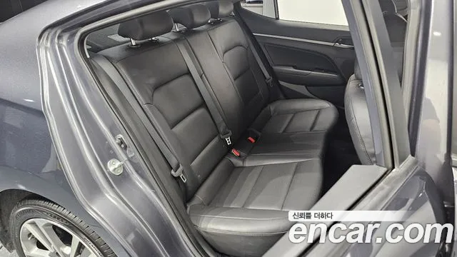Hyundai Avante 2017 thumb 11