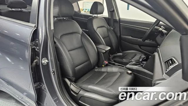 Hyundai Avante 2017 thumb 12