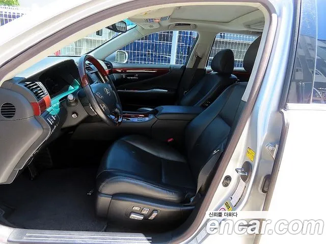 Lexus LS 2008 thumb 5