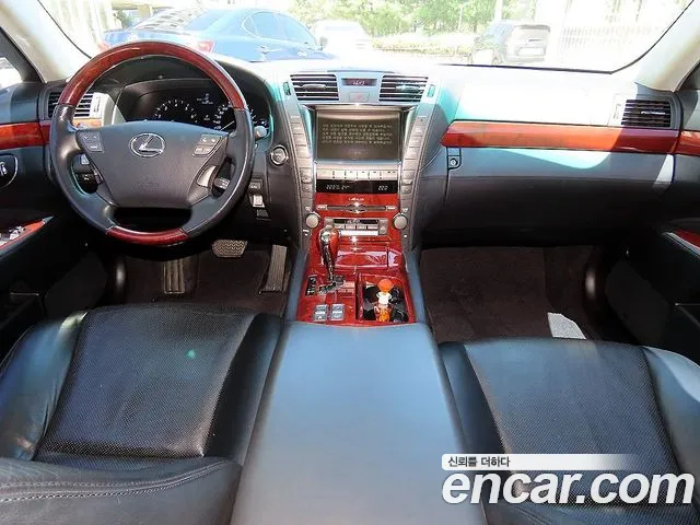 Lexus LS 2008 thumb 7