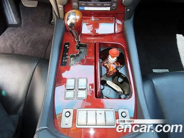 Lexus LS 2008 thumb 10
