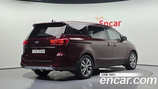 Kia Carnival 2019 thumb 2