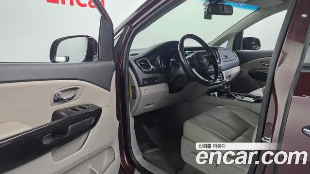 Kia Carnival 2019 thumb 10