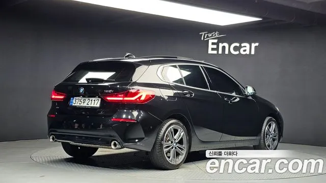 BMW 1 серии 2023 thumb 2