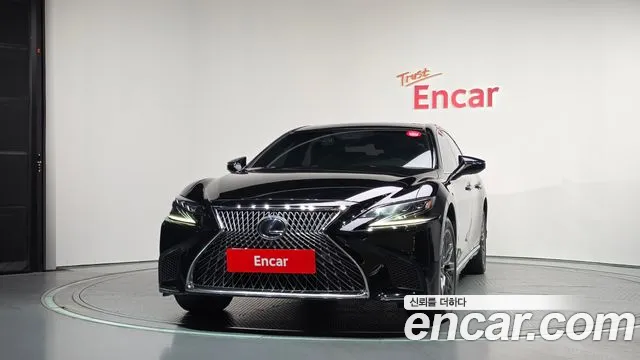 Lexus LS 2018 thumb 3