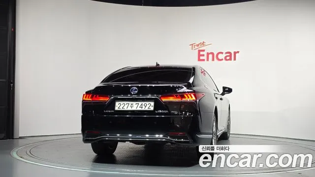 Lexus LS 2018 thumb 4