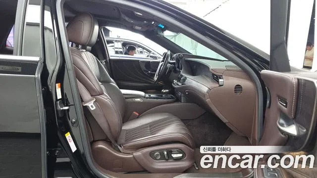 Lexus LS 2018 thumb 11