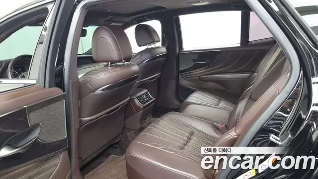 Lexus LS 2018 thumb 12