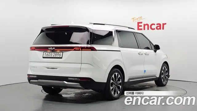 Kia Carnival 2023 thumb 2