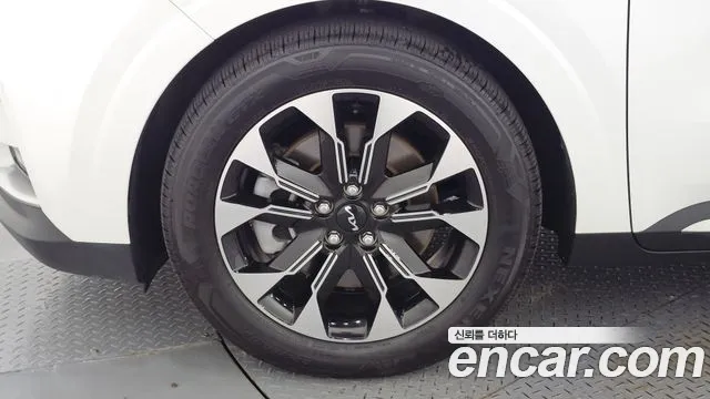Kia Carnival 2023 thumb 5