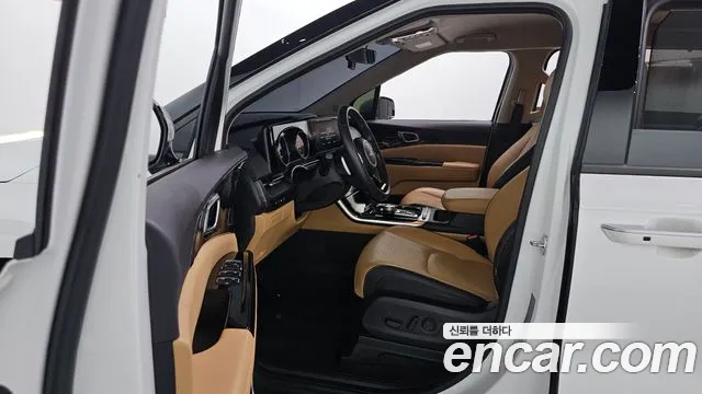 Kia Carnival 2023 thumb 10
