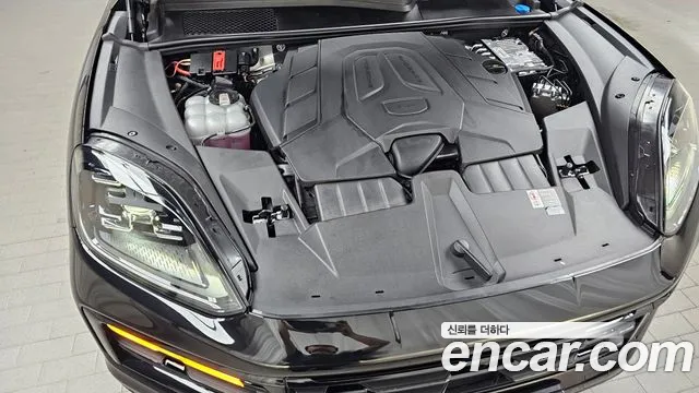 Porsche Cayenne 2025 thumb 5