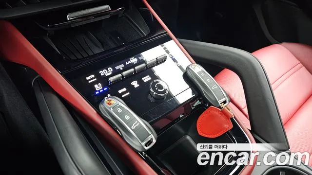 Porsche Cayenne 2025 thumb 8